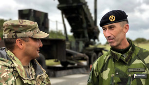 ginkluotųjų pajėgų vyriausiasis vadas generolas Mikaelis Budenas