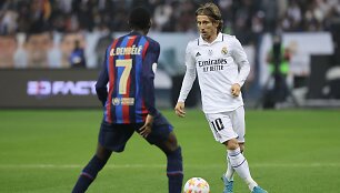 Luka Modričius prie&scaron; Ousmane'ą Dembele