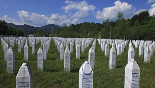 Srebrenicos žudynių memorialas ir kapinės