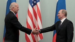 Joe Bidenas ir Vladimiras Putinas 2011 metais