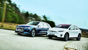 &bdquo;Auto Bild&ldquo; palyginimas: &bdquo;Tesla Model X&ldquo; prie&scaron; &bdquo;Audi e-tron&ldquo;