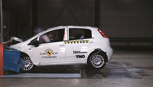 &bdquo;Fiat Punto&ldquo; pirmą kartą &bdquo;Euro NCAP&ldquo; istorijoje nepelnė nė vienos žvaigždutės