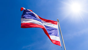 Tailando teismas laikinai nušalino nuo pareigų premjerą