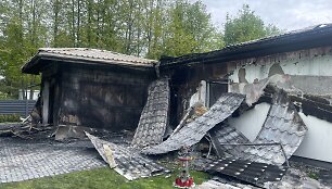Gaisro metu visi&scaron;kai sudegęs namas Užudvarionyse