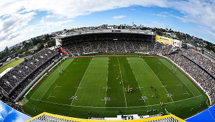 Oklande per Naujosios Zelandijos ir Australijos regbio rungtynes į „Eden Park“ stadioną susirinko 46 tūkst. sirgalių.