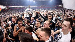 Belgrado &bdquo;Partizan&ldquo; žaidėjai ir sirgaliai
