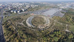 Stadionas ant &Scaron;e&scaron;kinės kalno i&scaron; pauk&scaron;čio skrydžio