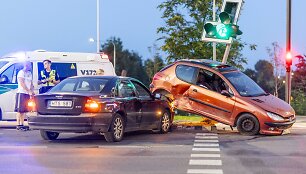Dariaus ir Girėno gatvėje susidūrė du automobiliai