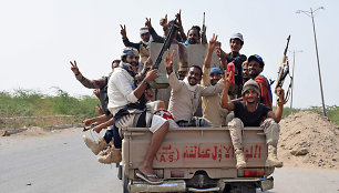 Jemeno vyriausybinių pajėgų kovotojai