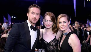 Ryanas Goslingas, Emma Stone ir Amy Adams 