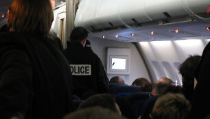Policija lėktuve. Asociatyvi nuotr.