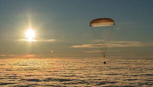 I&scaron; TKS sėkmingai grįžo rusų kosmonautas ir du JAV astronautai