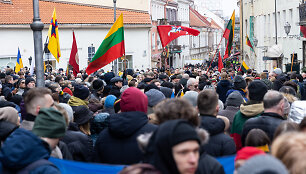Vasario 16-osios minėjimas prie signatarų namų