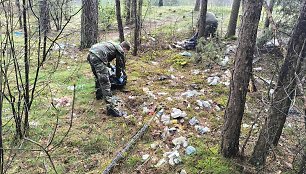 Šiukšlių rinkimo akcija Raigardo pasienio kontrolės punkto prieigose