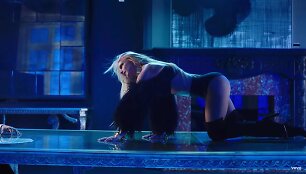 Britney Spears vaizdo klipe &bdquo;Slumber Party&ldquo;