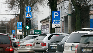 Stovėjimo ženklai Savanorių prospekte