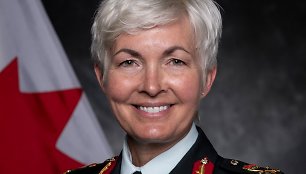 Kanados ginkluotųjų pajėgų generolas Jennie Carignan. / Canadian Forces / via REUTERS