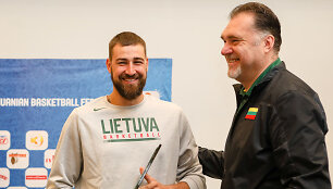 Jonas Valančiūnas ir Arvydas Sabonis