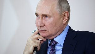 Kieno rankomis Vakaruose Vladimiras Putinas toliau kenkia Ukrainai?