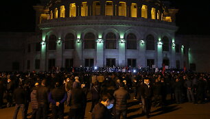 Jerevane protestuotojai vėl reikalauja premjero N.Pa&scaron;iniano atsistatydinimo