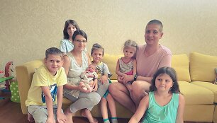 Mantautė ir Mantas su vaikais