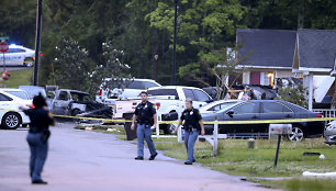 Misisipės valstijoje lėktuvui įsirėžus į namą žuvo keturi žmonės
