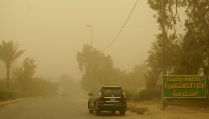 Irake dėl smėlio audros ligoninėse atsidūrė per tūkstantį žmonių