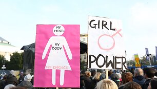 Lenkijoje tęsiasi protestai dėl planų dar labiau sugriežtinti įstatymus dėl abortų