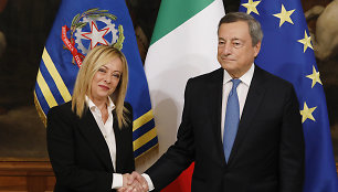Giorgia Meloni ir Mario Draghi