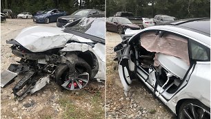 Visiškai sumaitotas „Tesla Model S“