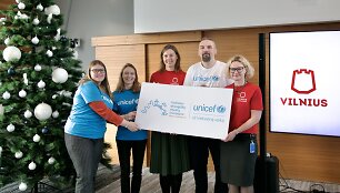 UNICEF Vaikams draugi&scaron;ko miesto&ndash;kandidato ženklo įteikimo Vilniaus miestui ceremonija