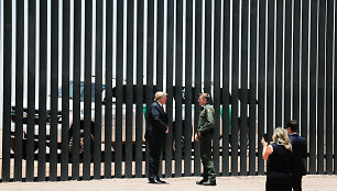 Donaldas Trumpas prie Meksikos sienos 2020 m.