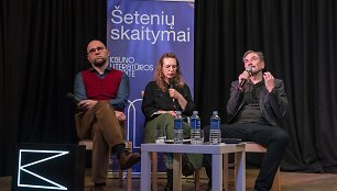 L.Katkus (kairėje) „Šetenių skaitymai“