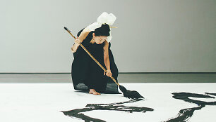 Kaligrafijos menininkė Aoi Yamaguchi