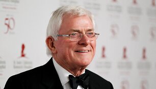 Phil Donahue pozuoja St. Jude vaikų ligoninės jubiliejaus proga. / Danny Moloshok / REUTERS