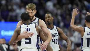 Domantas Sabonis ir De'Aaronas Foxas