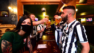 Futbolo fanai Italijoje per pandemiją