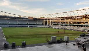 Dariaus ir Girėjo stadiono veja po Jessicos Shy koncerto.