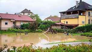 Slovėnijoje smarkios liūtys sukėlė potvynius