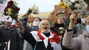 Protestuotojos Minske