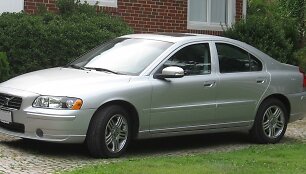 Senas ir galimai pavojingas &bdquo;Volvo S60&ldquo;