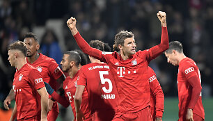 Triumfuojantys &bdquo;Bayern&ldquo; futbolininkai