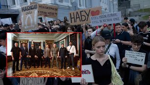 Volodymyras Zelenskis su institucijų vadovais ir protestuotojai Kyjive