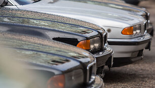 Seimas perdavė 21 automobilį valdyti Socialinės apsaugos ir darbo ministerijai