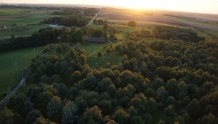 Lietuvos tautinio atgimimo ąžuolynas ir Jono Basanavičiaus gimtinė