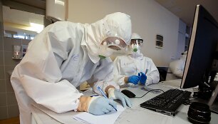 VUL Santaros klinikos. Kova su koronavirusu