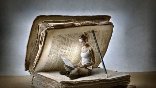 Moteris ir knyga