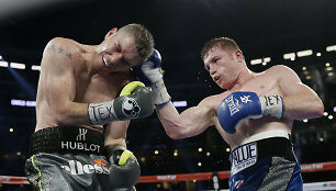 Canelo Alvarezas &ndash; Liamas Smithas