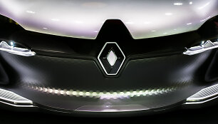Įspūdingas &bdquo;Renault Trezor&ldquo; konceptas Paryžiaus automobilių parodoje
