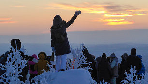 Murmansko gyventojai sveikina saulę
